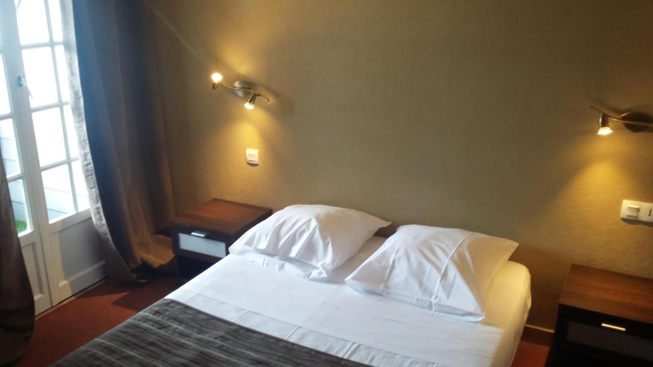 L' R Du Port Hotell Courseulles-sur-Mer Eksteriør bilde
